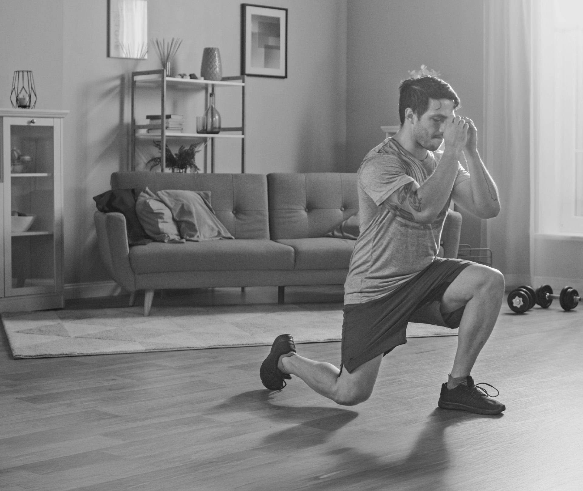 Mann beim Homeworkout